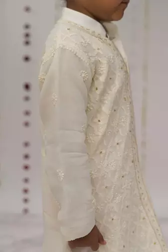 Ivory embroidered georgette kurta set