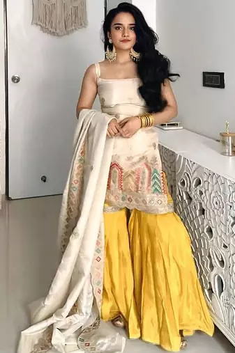 cream chinon silk blend salwar suit dupatta