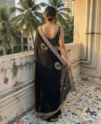 Women's embroidered silk blend saree 4