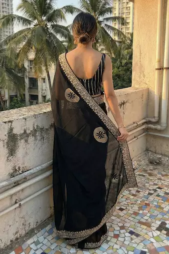 Women's embroidered silk blendsaree