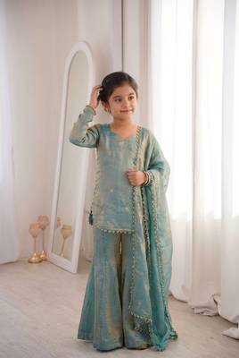  embroderied kids kurta set 2