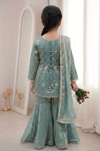   embroderied kids kurta set
