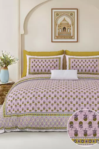 bedsheet with pillow covers for home & bedroom use