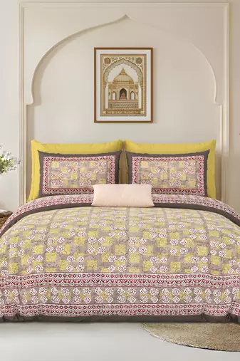 bedsheet with pillow covers for home & bedroom use