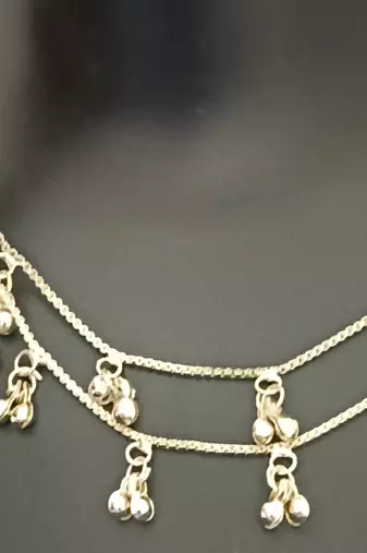 Kundan studs with kaan chain