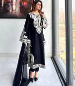 Womenes new  trendy heavy embroidery work kurta set