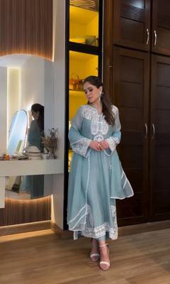 Womenes heavy embroidery work kurta set 1