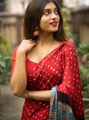 Red printed satin saree with blouse piece 3