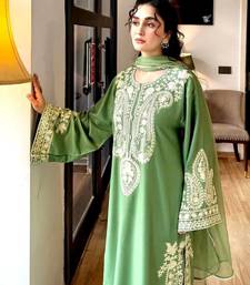Womenes new  trendy heavy embroidery work kurta set