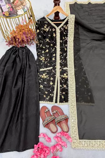 Womens heavy embroidery work kurta set