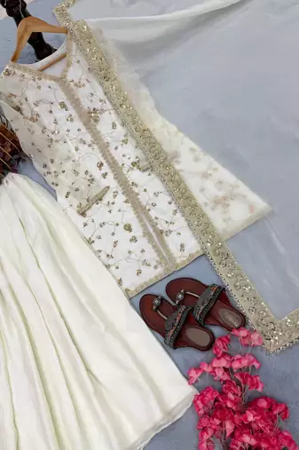 Womens heavy embroidery work kurta set