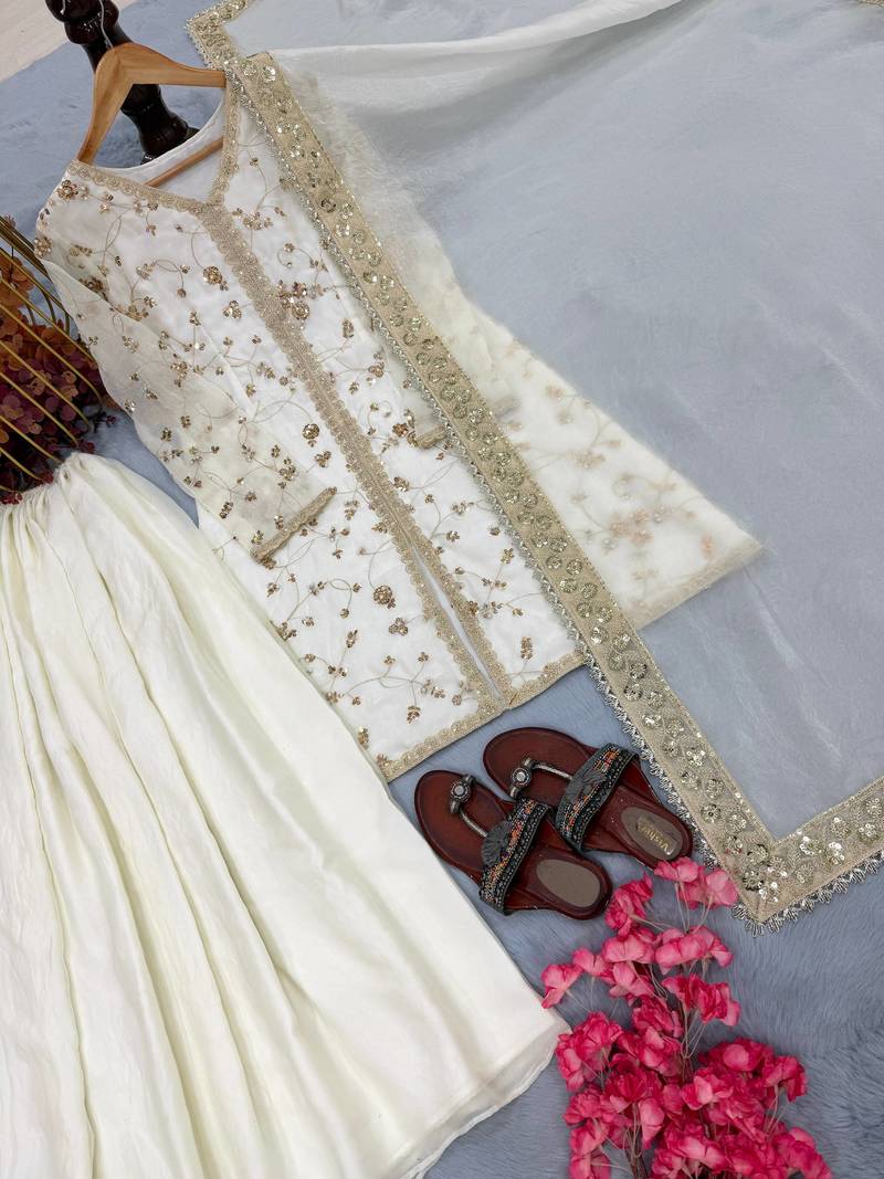 Womens heavy embroidery work kurta set