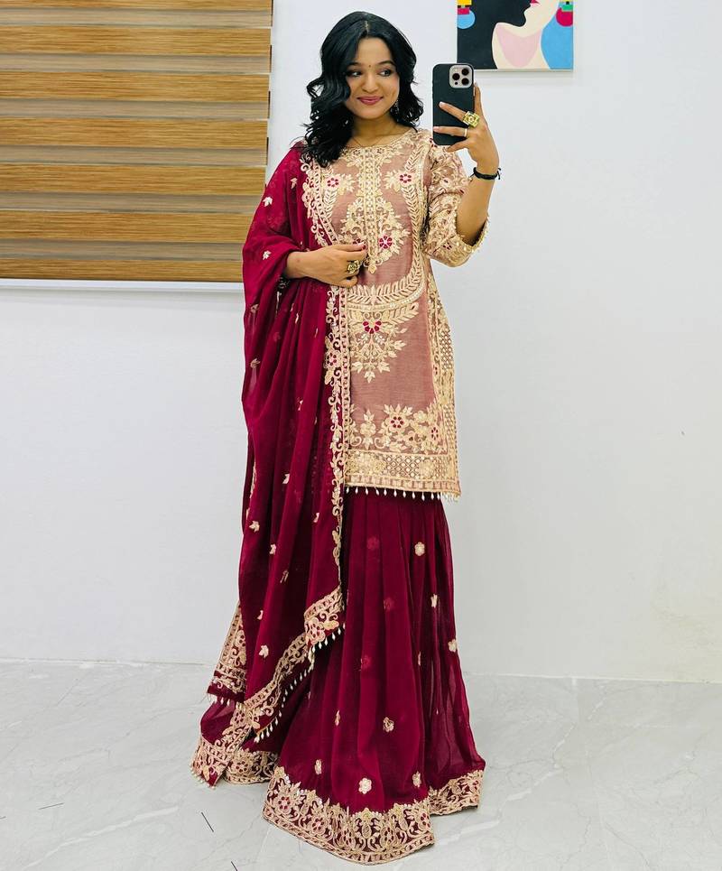 Womens latest trending  codding embroidery siqunce work kurta set