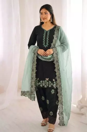 Black Roman Glass Silk Embroidered Kurta Set with green Dupatta and farsi salwar