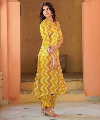 Yellow muslin printed kurta set 3