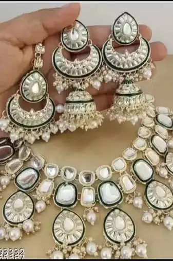 Traditional kundan necklace set for bridal