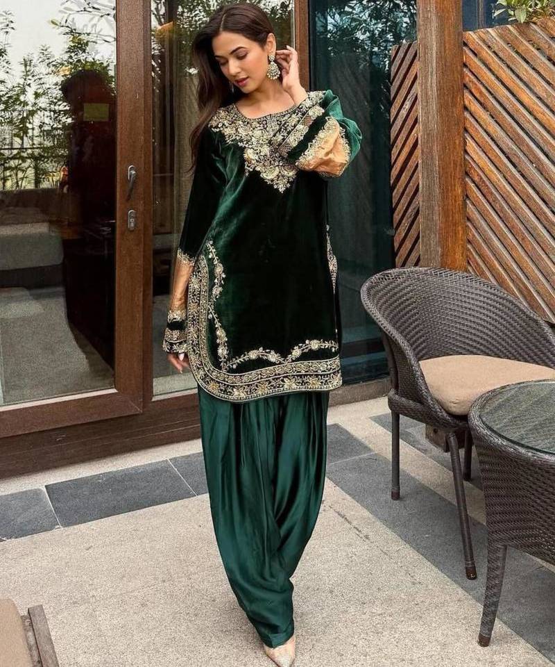 Teal blue velvet embroidered kurta set