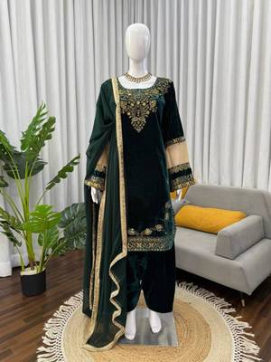 Teal blue velvet embroidered kurta set 4