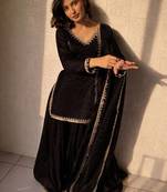 Womens new trending less and mirror work kuta set