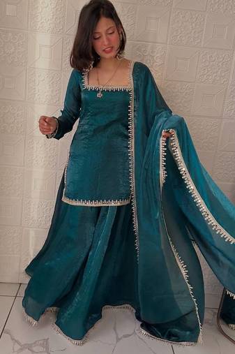 Womens new trending less and mirror work kuta set