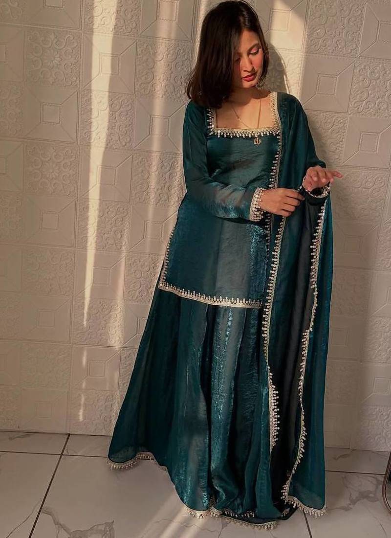 Womens new trending less and mirror work kuta set