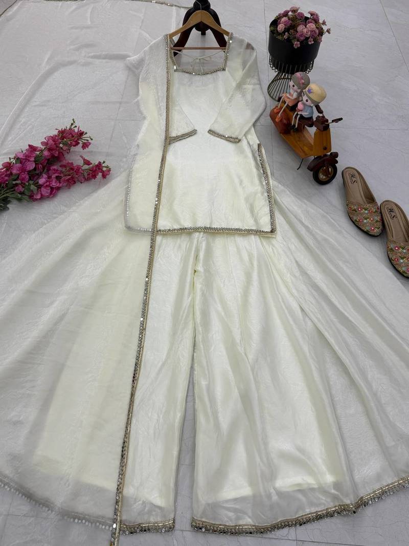 Womens new trending less and mirror work kuta set