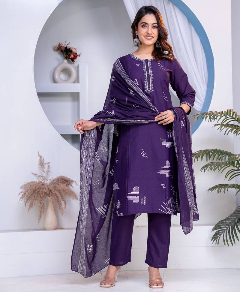 Cotton cambric straight kurti-pant-dupatta set