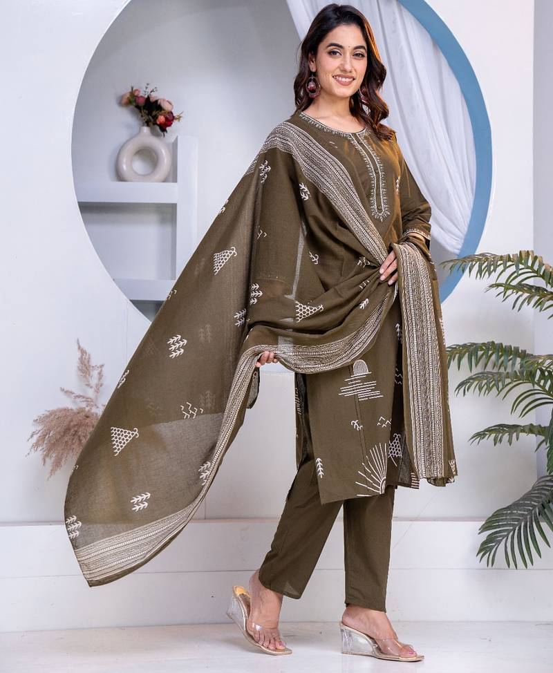 Cotton cambric straight kurti-pant-dupatta set