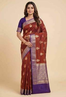 Banarasi cotton silk saree in maroon  with panboota  zari work 1