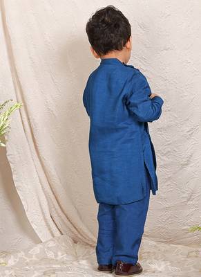 Blue embroidered silk kurta set 2