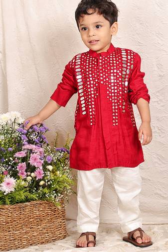 Red embroidered cotton kurta set