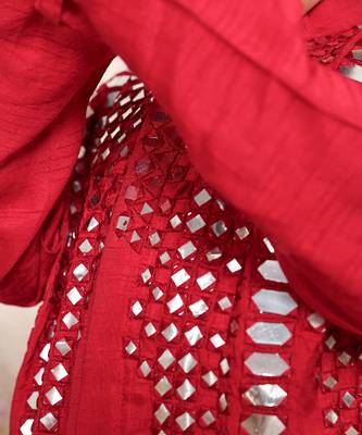 Red embroidered cotton kurta set 3