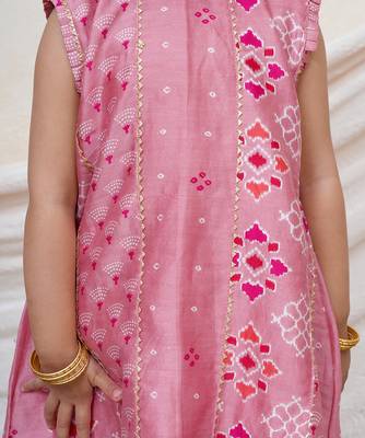 Dusty pink embroidered chanderi kurti set 2