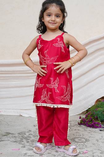 Red embroidered chanderi kurti set