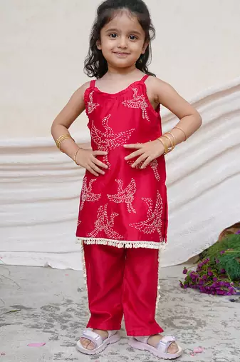 Red embroidered chanderi kurti set