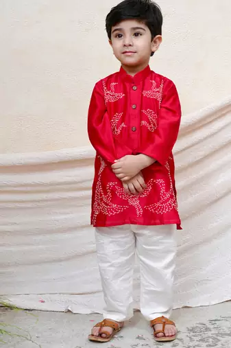 Red embroidered chanderi kurta set