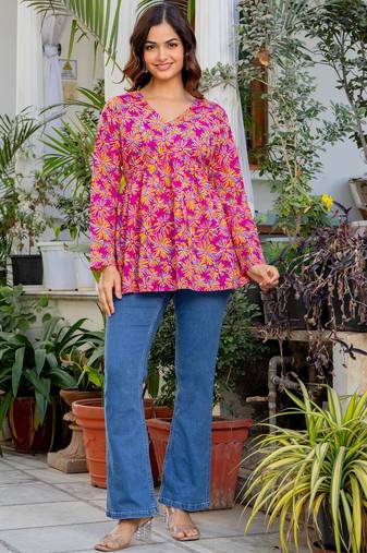 Womens magenta self design cotton fabric kurtis 3/4 sleeves v-neck