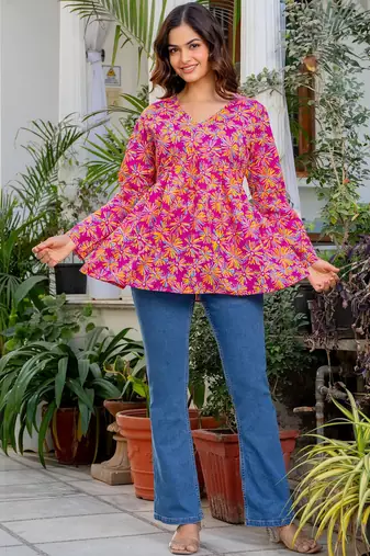 Womens magenta self design cotton fabric kurtis 3/4 sleeves v-neck