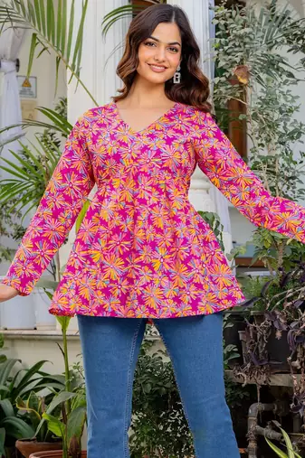 Womens magenta self design cotton fabric kurtis 3/4 sleeves v-neck