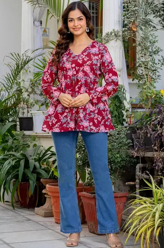 Womens maroon self design cotton fabric kurtis 3/4 sleeves v-neck