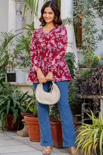 Womens maroon self design cotton fabric kurtis 3/4 sleeves v-neck