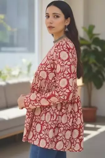 Womens maroon self design cotton fabric kurtis 3/4 sleeves v-neck