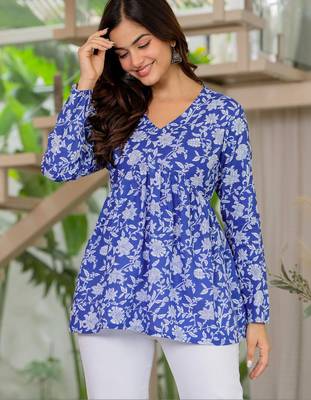 Womens blue self design cotton fabric kurtis 3/4 sleeves v-neck 5