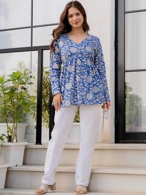 Womens blue self design cotton fabric kurtis 3/4 sleeves v-neck 4