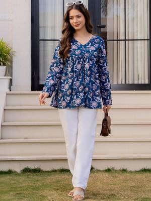 Womens blue self design cotton fabric kurtis 3/4 sleeves v-neck 4