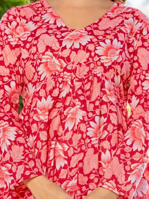 Womens red self design cotton fabric kurtis 3/4 sleeves v-neck 2