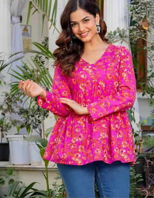 Womens pink self design cotton fabric kurtis 3/4 sleeves v-neck 2