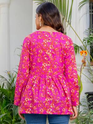 Womens pink self design cotton fabric kurtis 3/4 sleeves v-neck 3