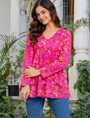 Womens pink self design cotton fabric kurtis 3/4 sleeves v-neck 5