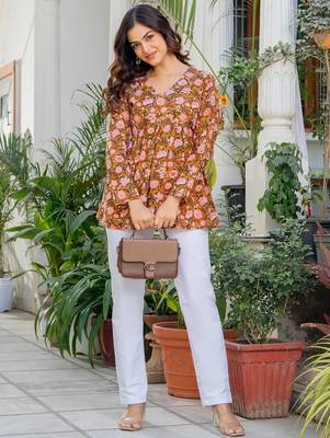 Womens orange self design cotton fabric kurtis 3/4 sleeves v-neck 4